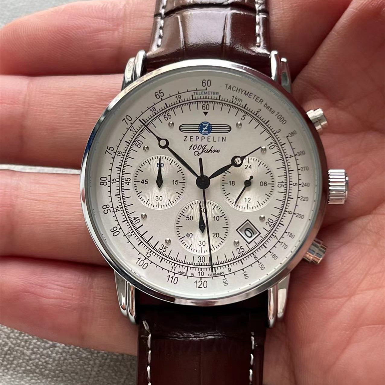 ซีรีส์นิวเซลพินใหม่ นาฬิกาข้อม - Smartwatch Touch บทวิจารณ์และราคา
